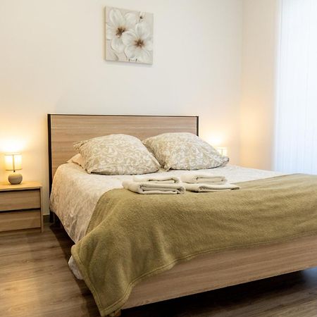 A L'Ombre Du Pin "1" - Ground-Floor T3 Near Disneyland And Paris, 1-6 Guests Le Pin  Εξωτερικό φωτογραφία